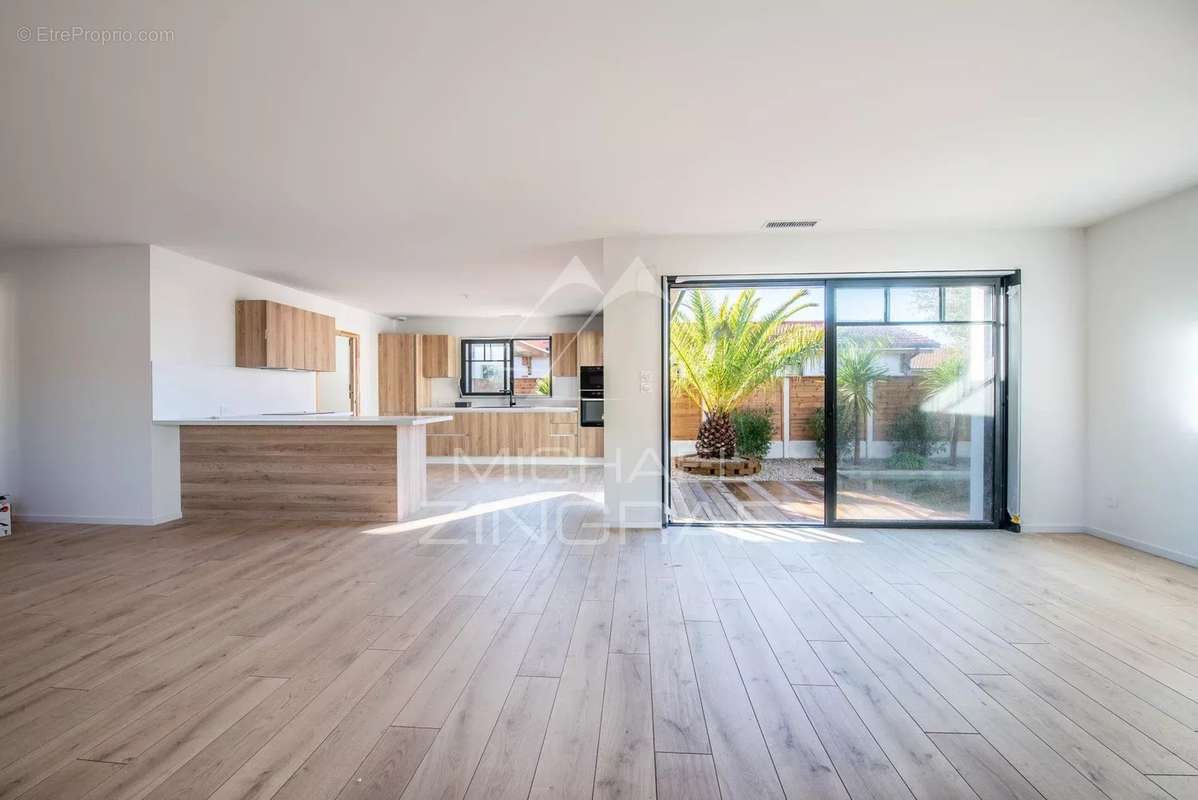 Maison à GUJAN-MESTRAS