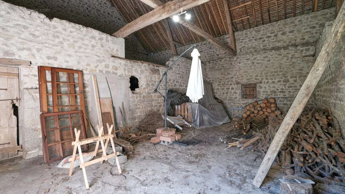 Maison à SAINT-MARTIN-DU-PUY