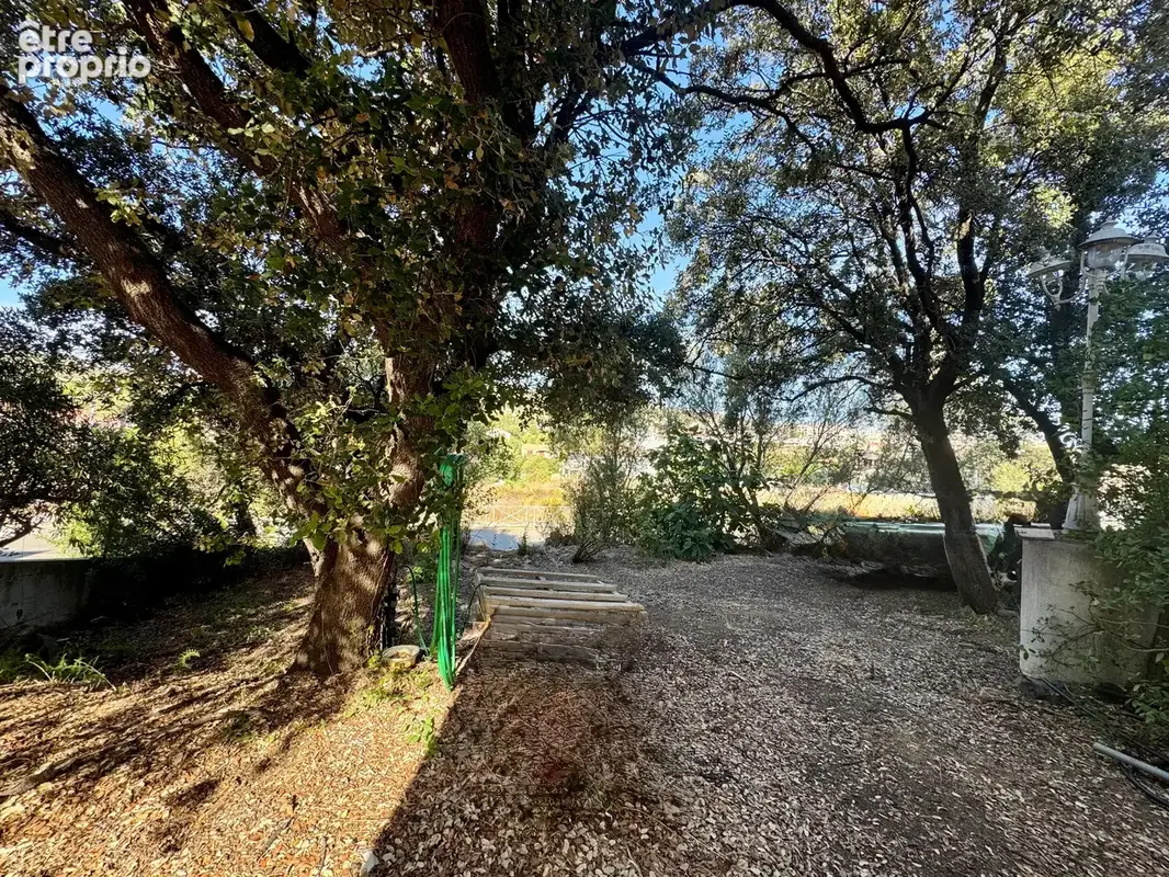 L’Île-Rousse – Maison 5 pièces, 3 niveaux avec terrasses, jardin et vastes garages – Centre ville et plage à pied - photo 14