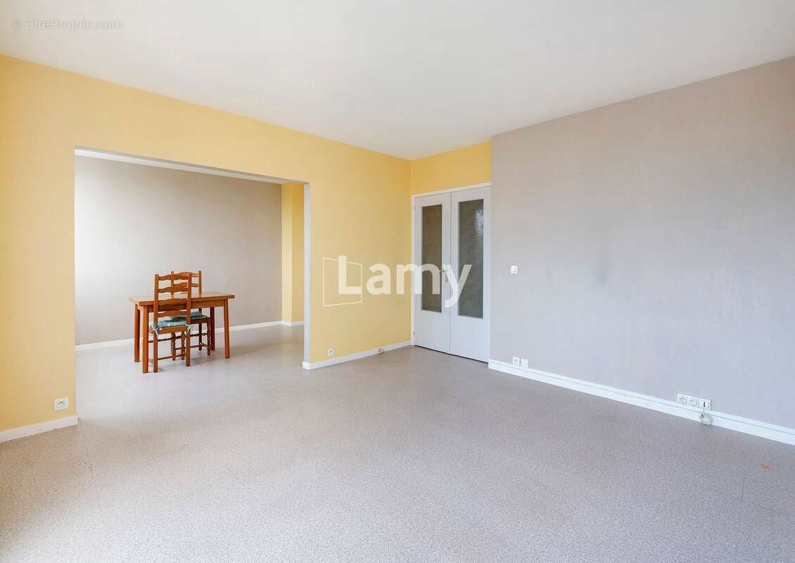 Appartement à SAINT-MICHEL-SUR-ORGE