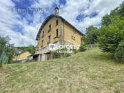 Maison à SAINTE-GENEVIEVE-SUR-ARGENCE