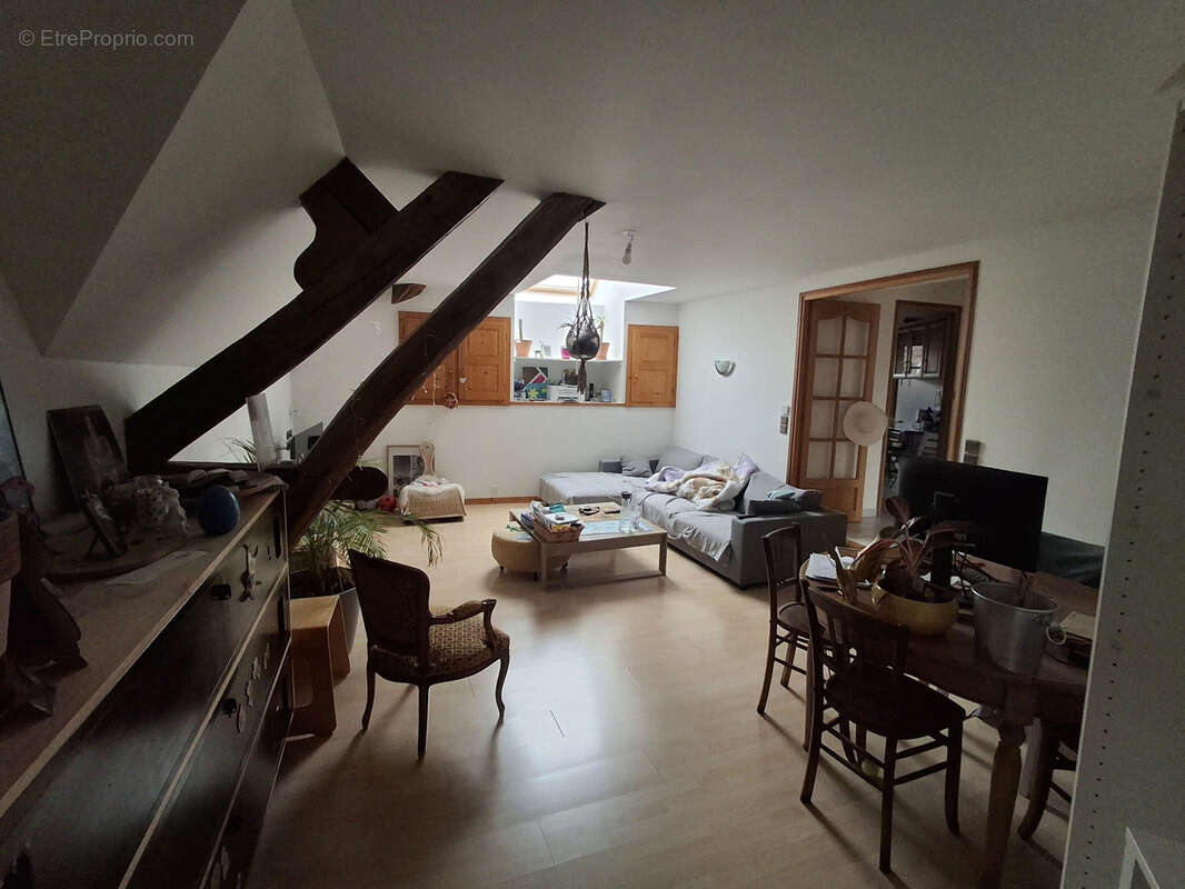 Appartement à ETREPIGNEY
