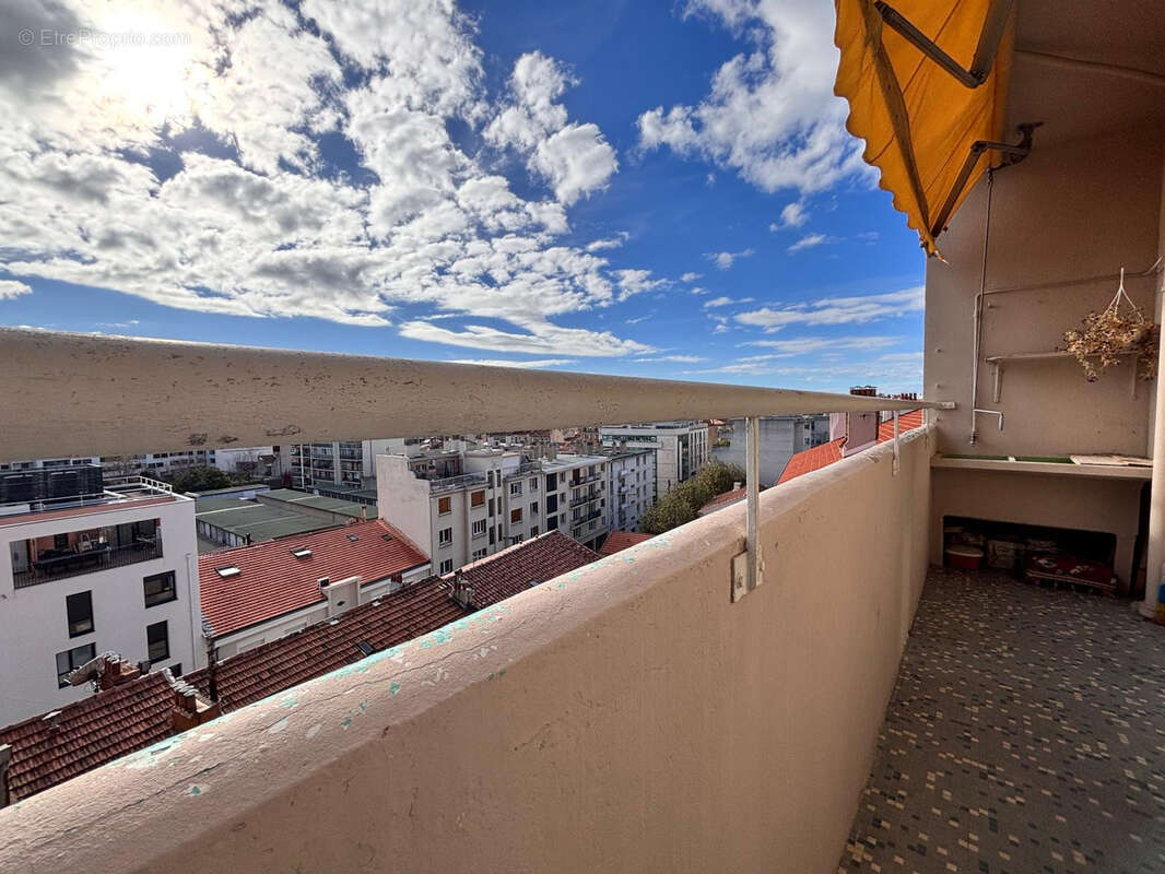 Appartement à MARSEILLE-5E