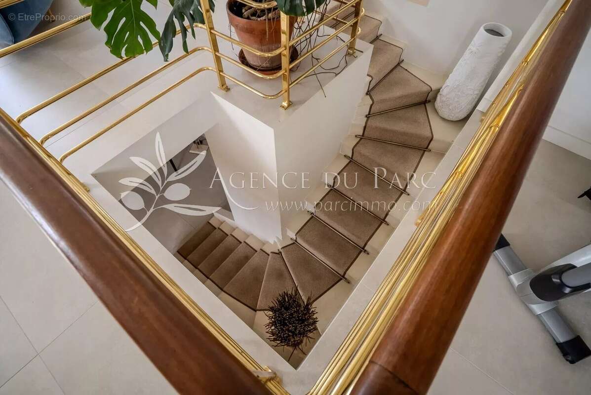 Elégante villa avec vue mer époustouflante! - photo 22