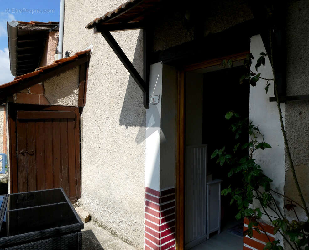 Maison à MONTROMANT