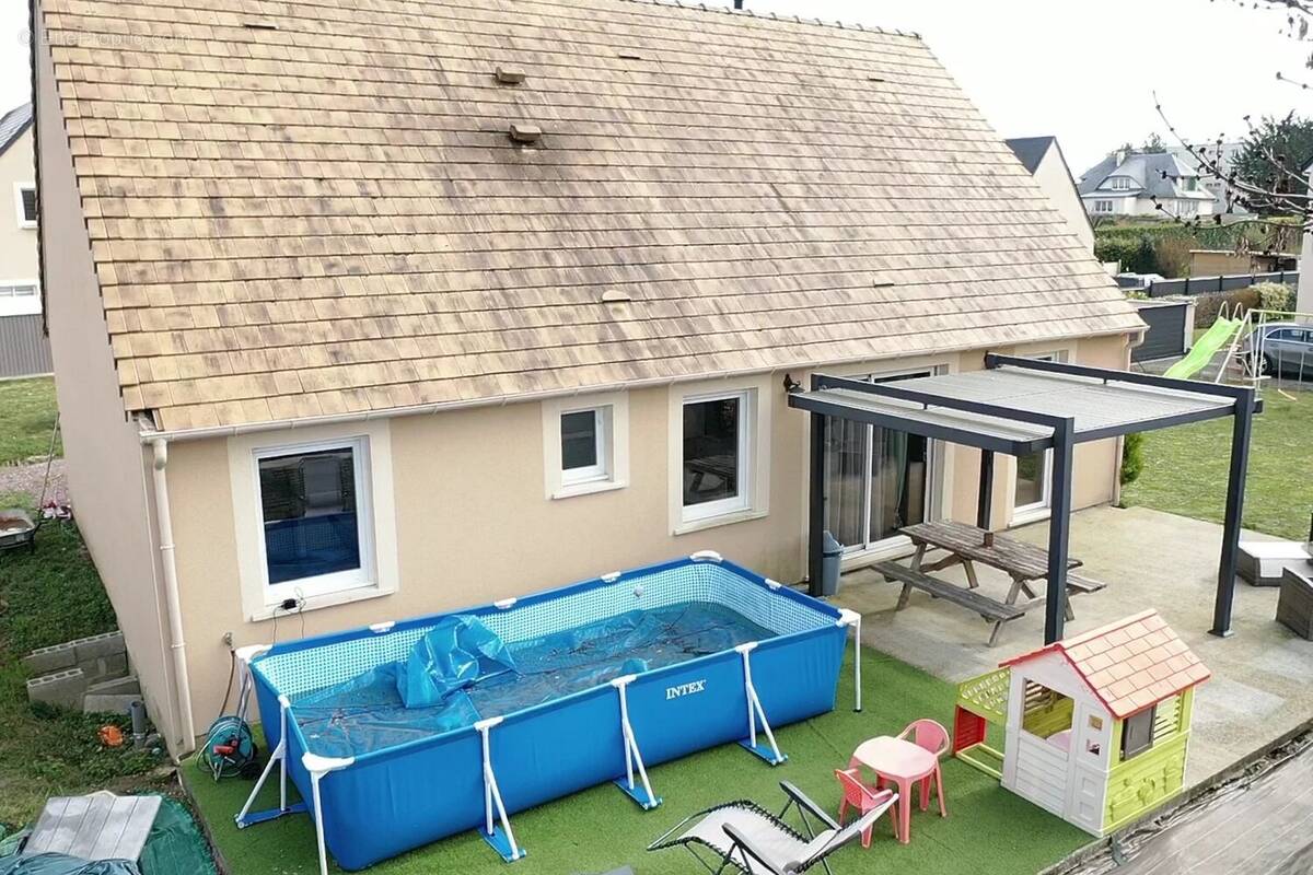 Maison à SAINT-PIERRE-SUR-DIVES