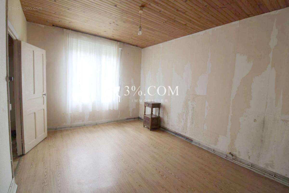 Maison à LOCOAL-MENDON