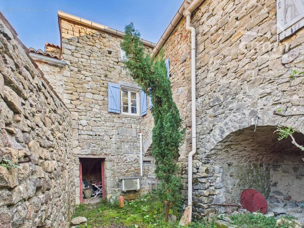 Maison à SAINT-PAUL-LE-JEUNE