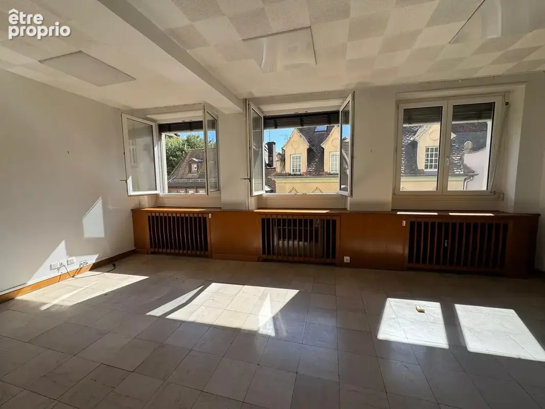 À VENDRE   Locaux professionnels de 196,69 m2 avec ascenseur, situé en plein coeur du centre-ville de Strasbou - photo 9