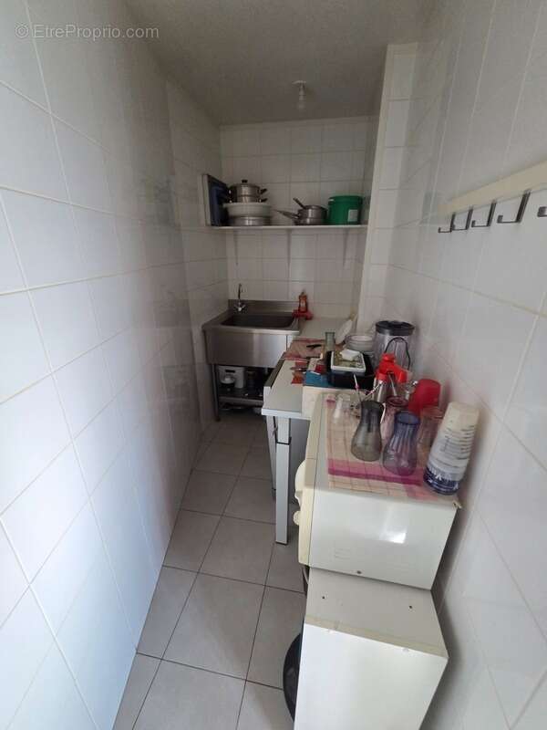 Commerce à SAINT-JULIEN-LES-ROSIERS