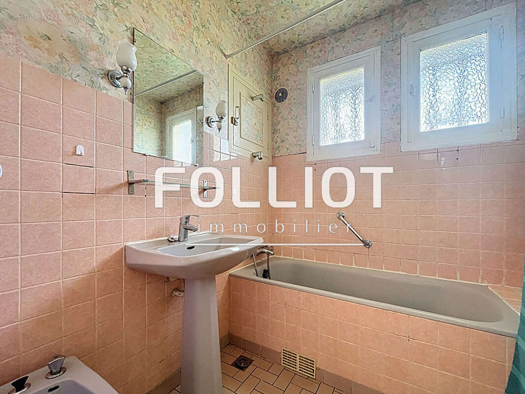 Maison à LA BLOUTIERE