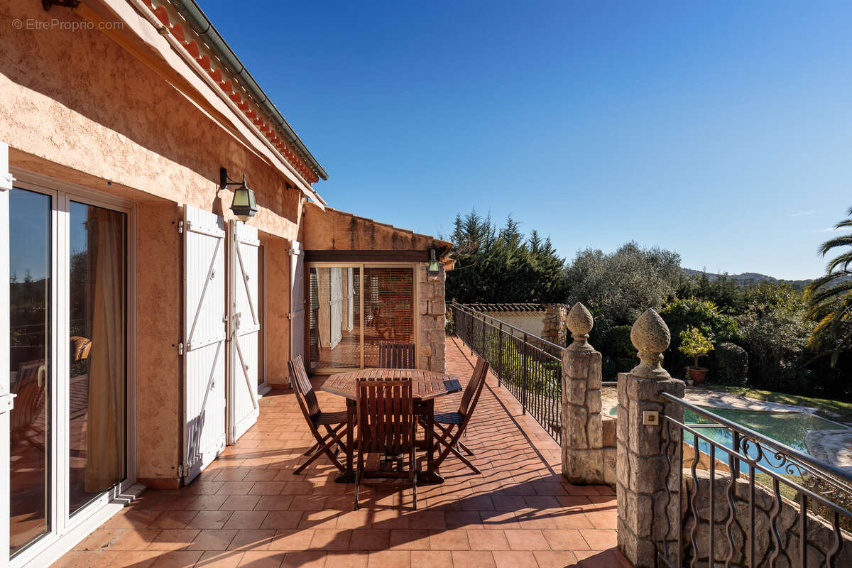 Maison à MOUGINS