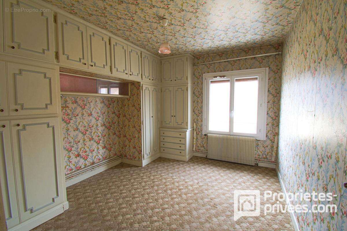 Appartement à MEHUN-SUR-YEVRE