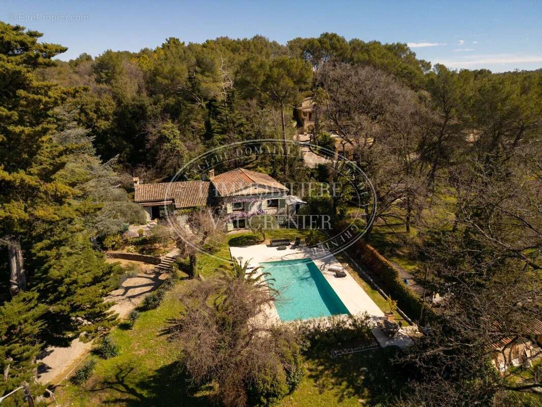 Maison à ROQUEFORT-LES-PINS