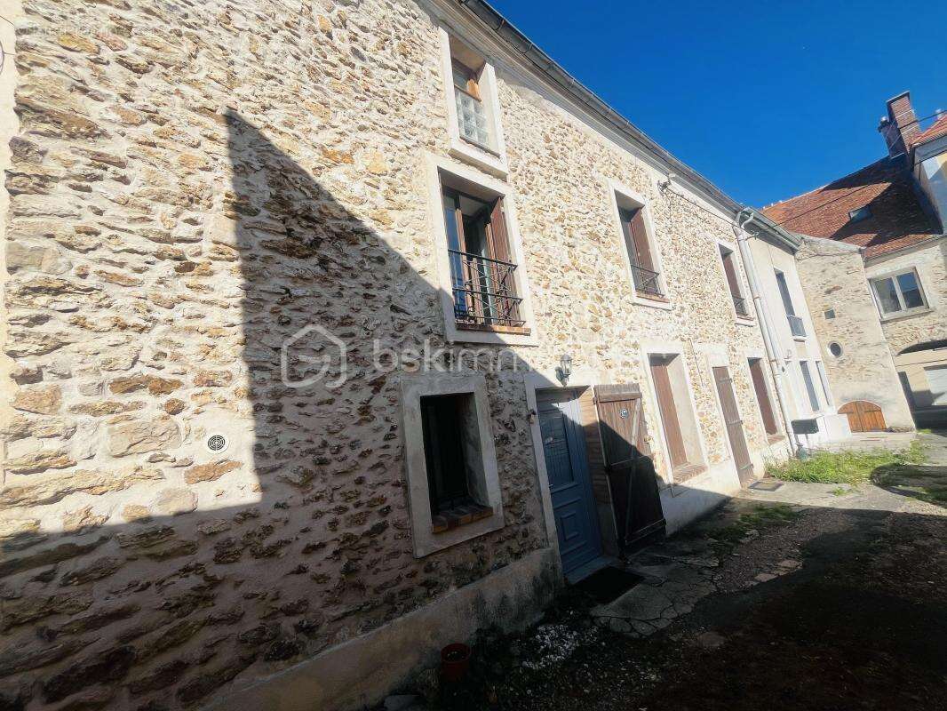 Maison à COULOMMIERS