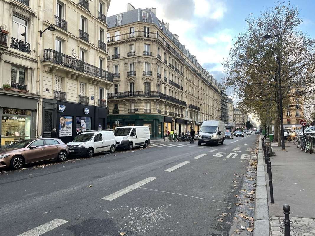 Autre à PARIS-3E