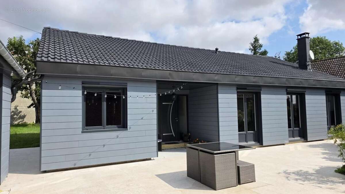 Maison à FONTAINE-LAVAGANNE