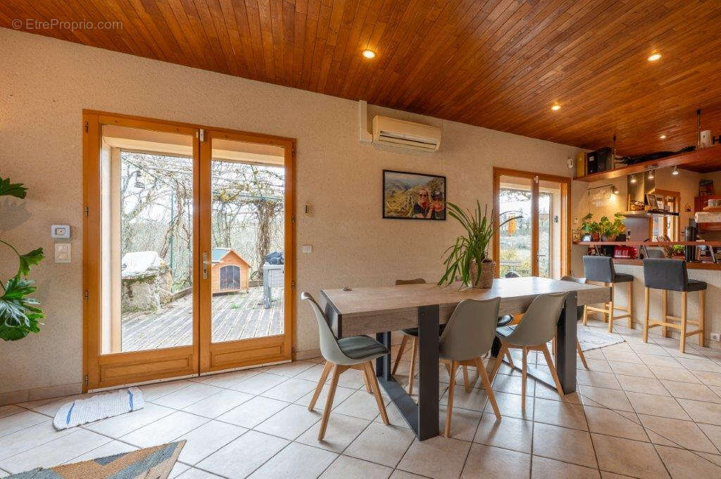 Agréable Contemporaine sur 2500 m2 avec vue et piscine hors sol - photo 10