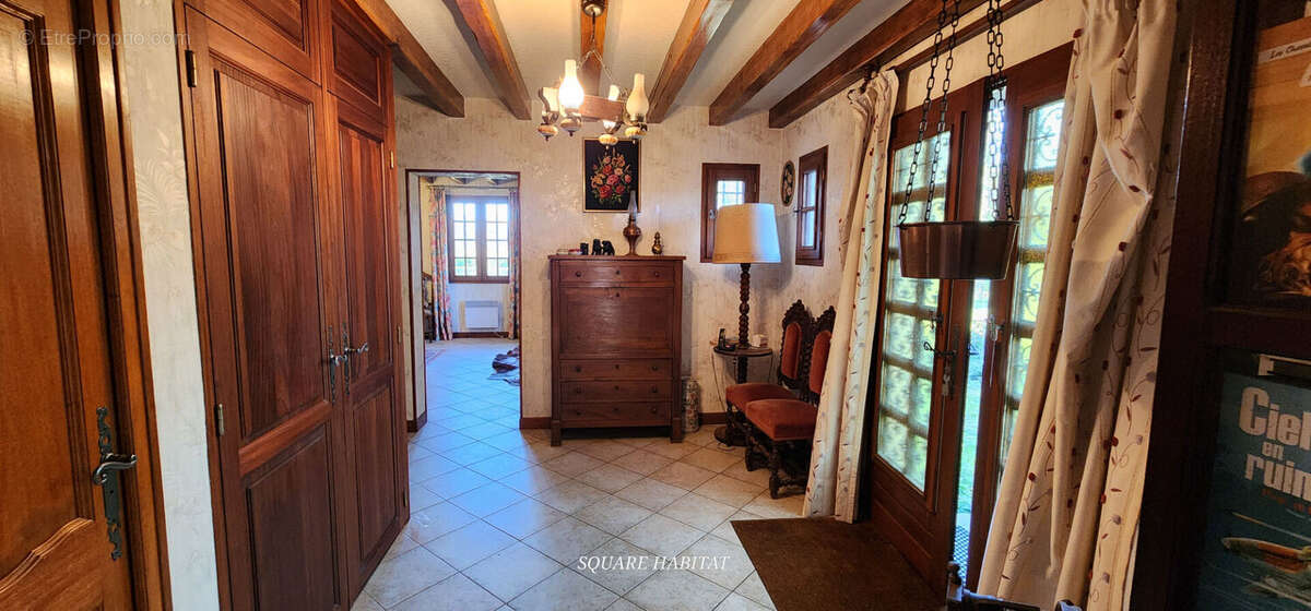 Maison à SEMUR-EN-VALLON