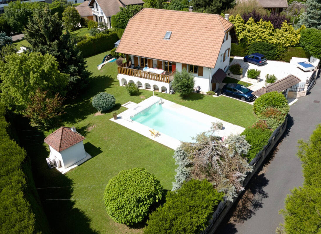 Maison à VETRAZ-MONTHOUX