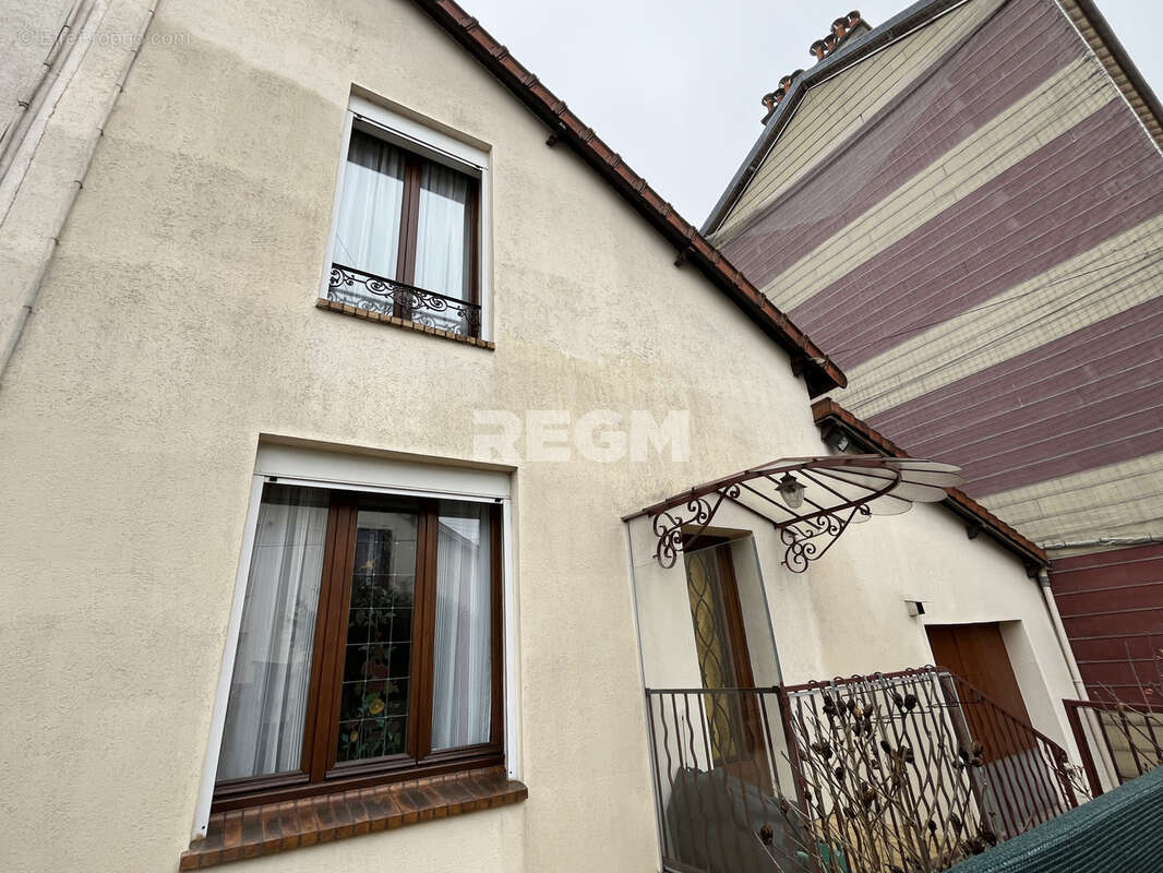 Maison à CORBEIL-ESSONNES