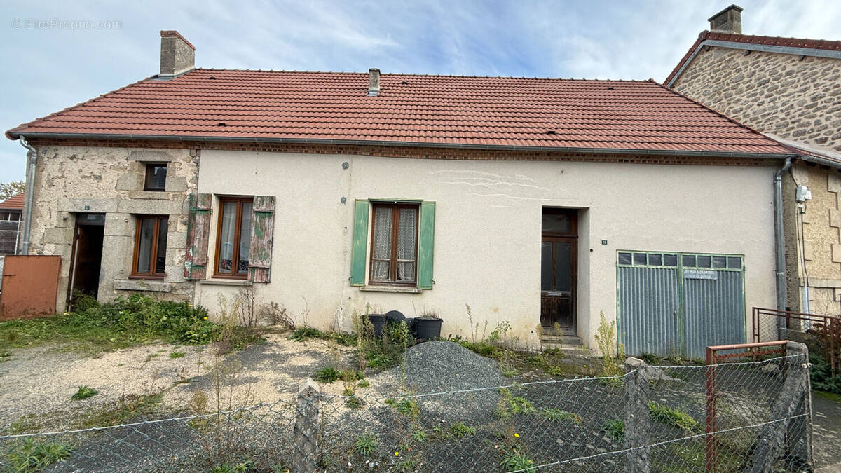 Maison à ROCHES