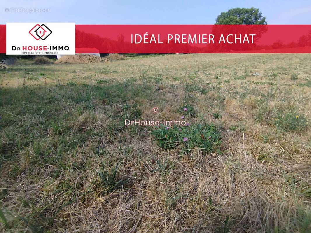 Terrain à SARLAT-LA-CANEDA