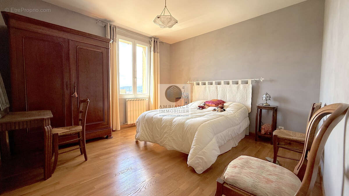 Maison à ETOILE-SUR-RHONE