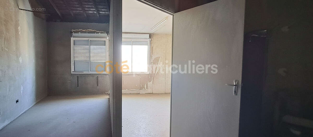 Maison à SAINT-MACAIRE-EN-MAUGES