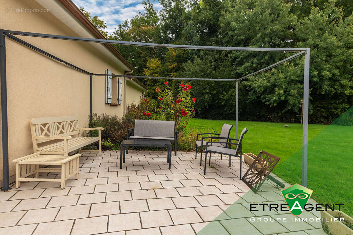 Maison à LONGNY-AU-PERCHE