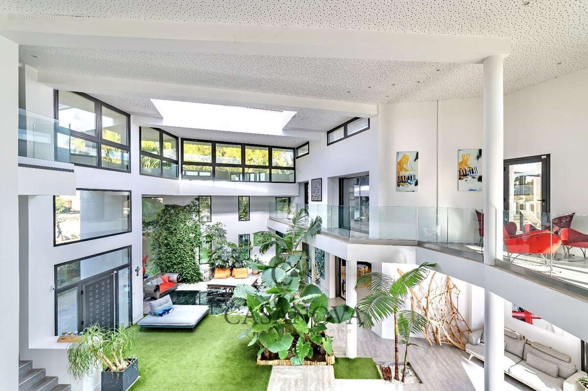 Maison à SAINT-BRES