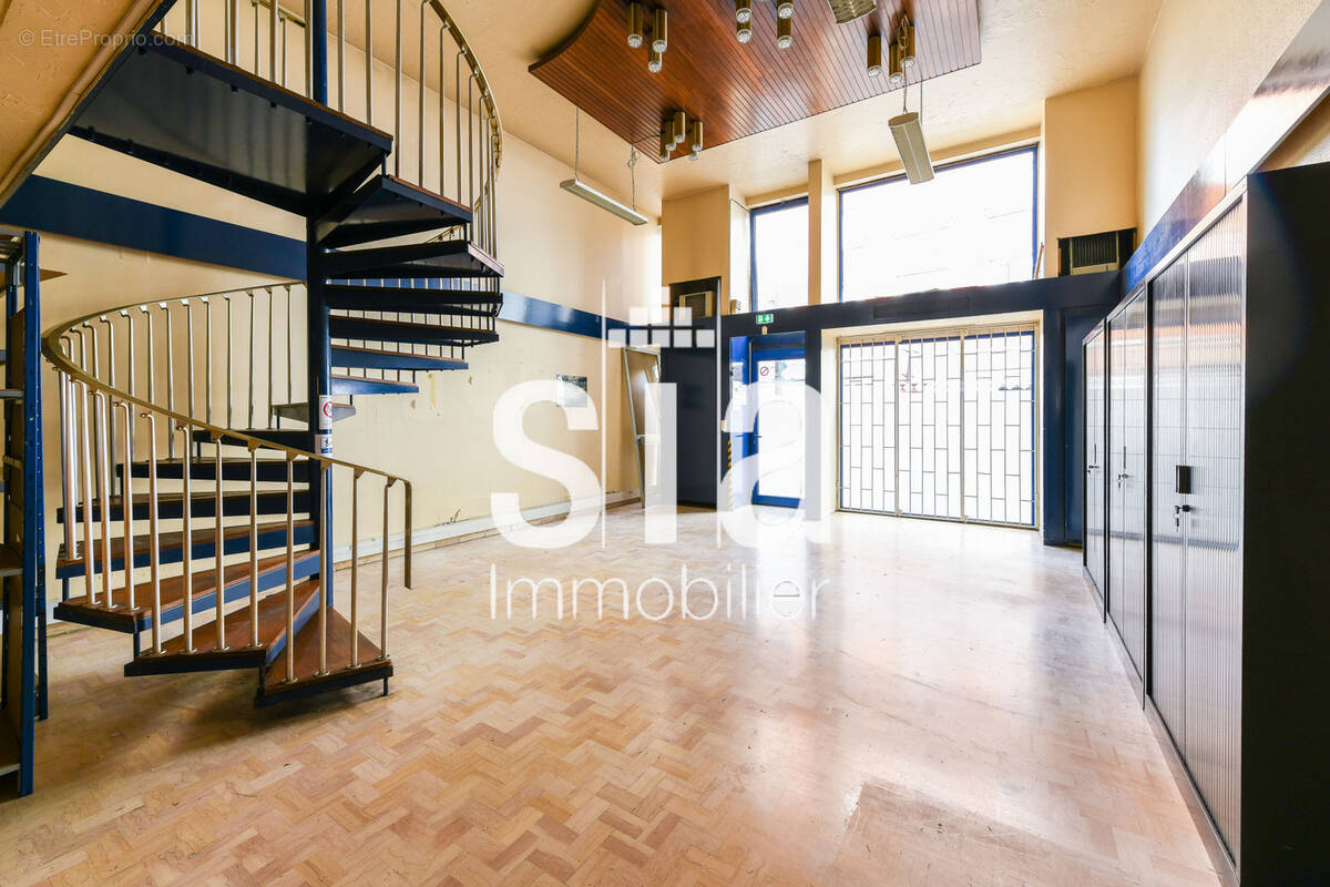 Commerce à PARIS-19E