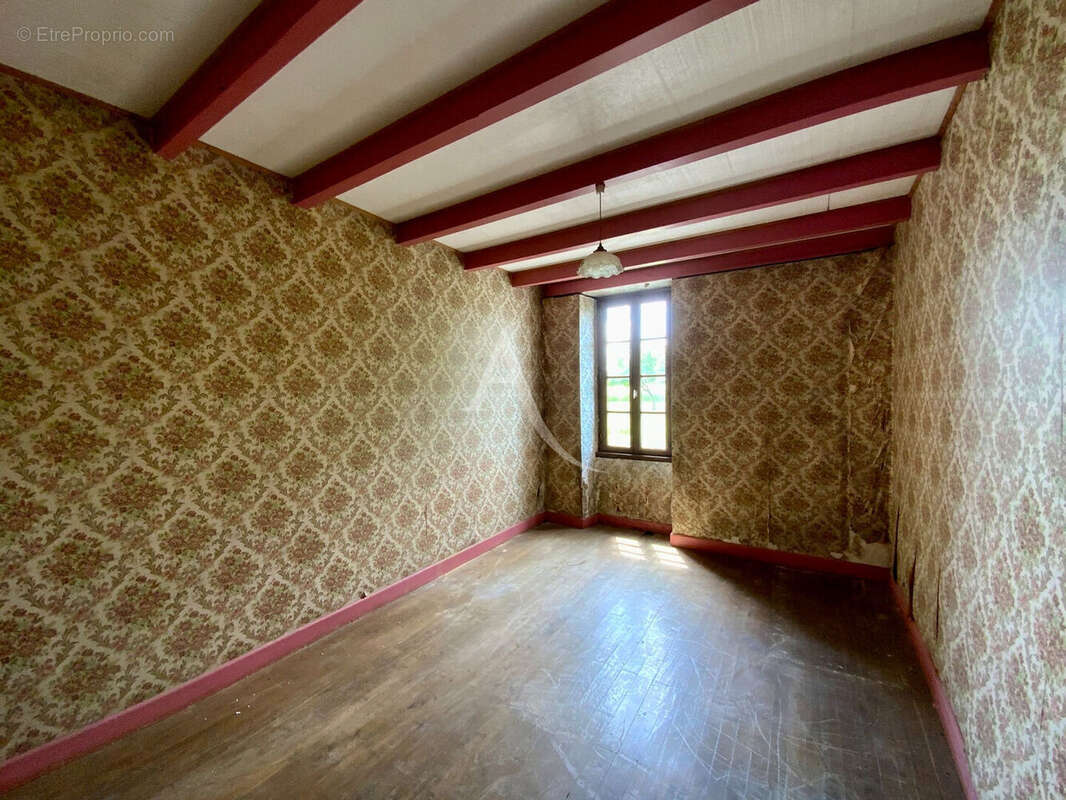 Maison à FONTAINES-D&#039;OZILLAC