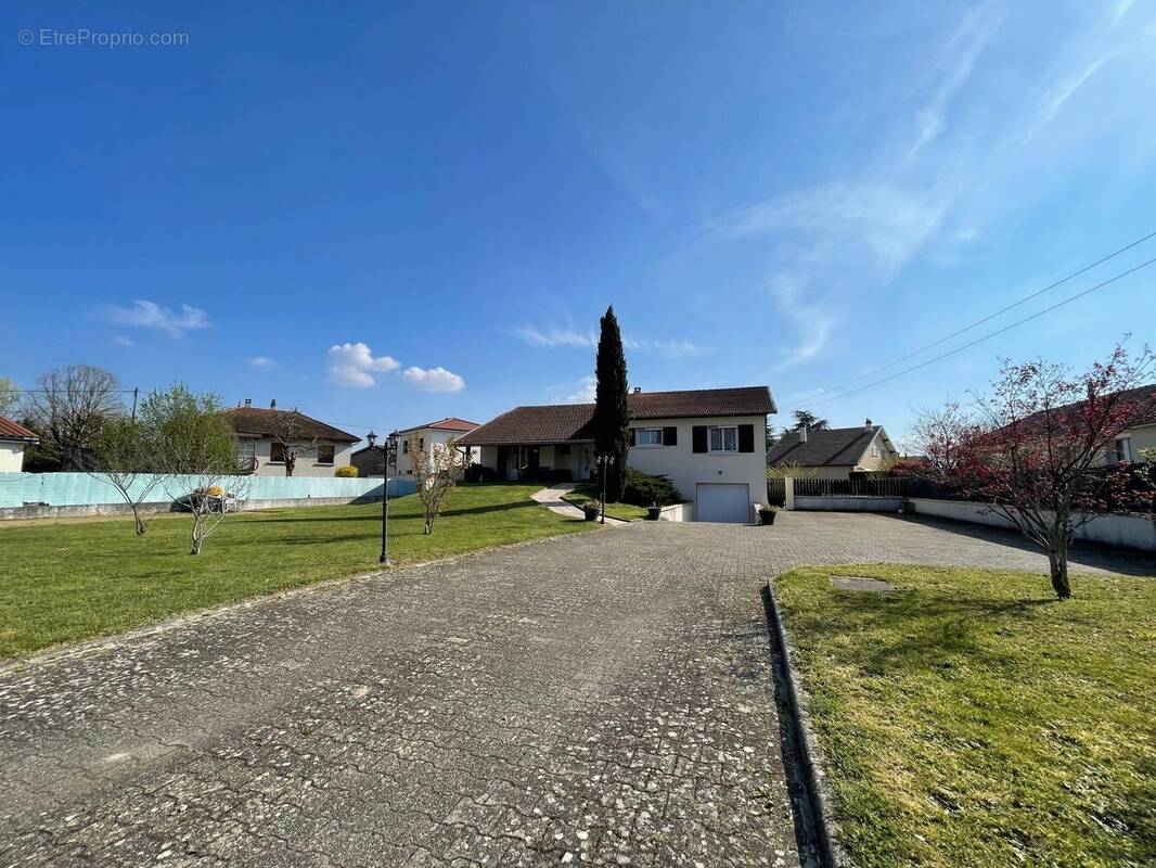 Maison à SAINT-ROMAIN-DE-JALIONAS