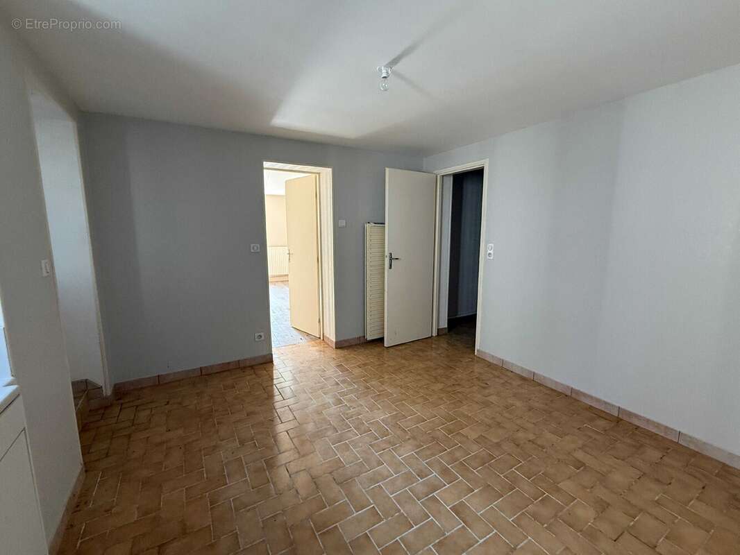 Maison à DOULEVANT-LE-CHATEAU