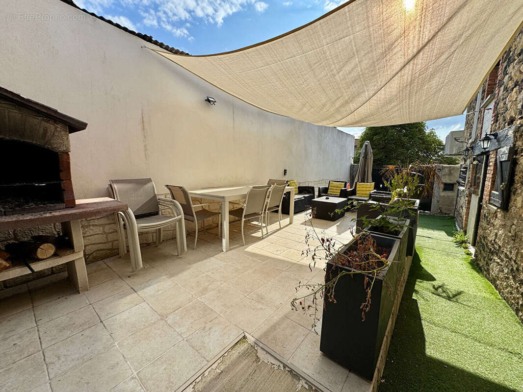 Maison à PERIGNAT-SUR-ALLIER