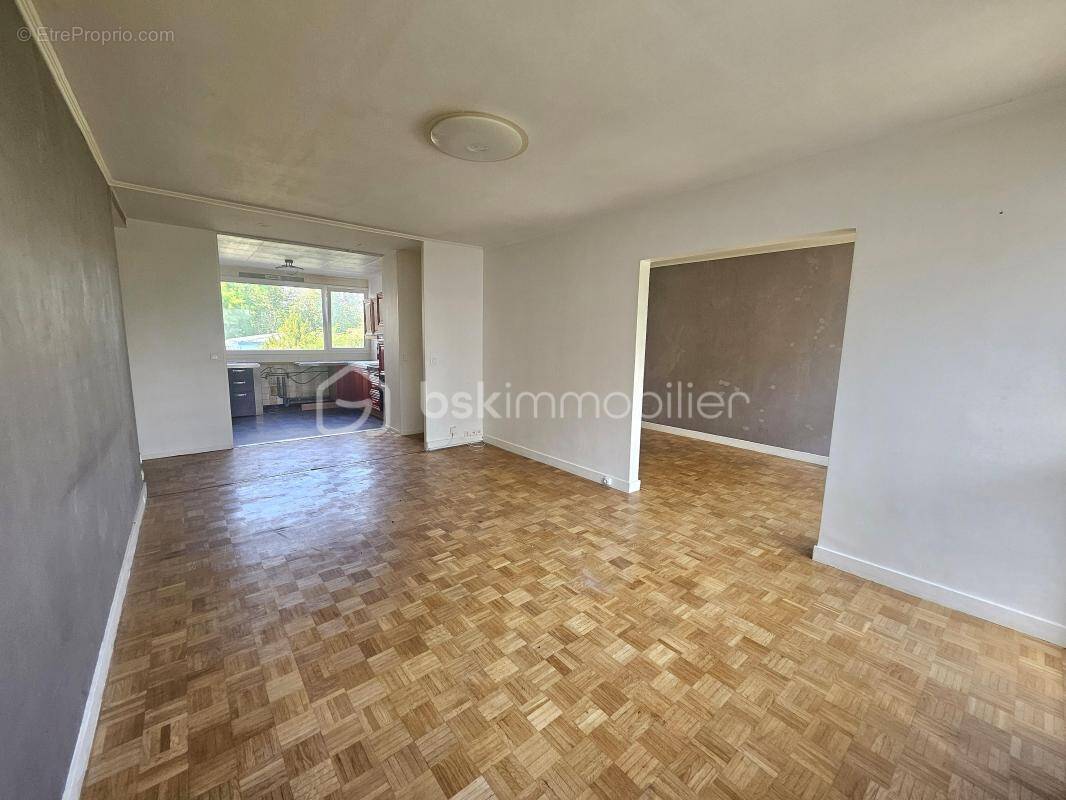 Appartement à LES MUREAUX