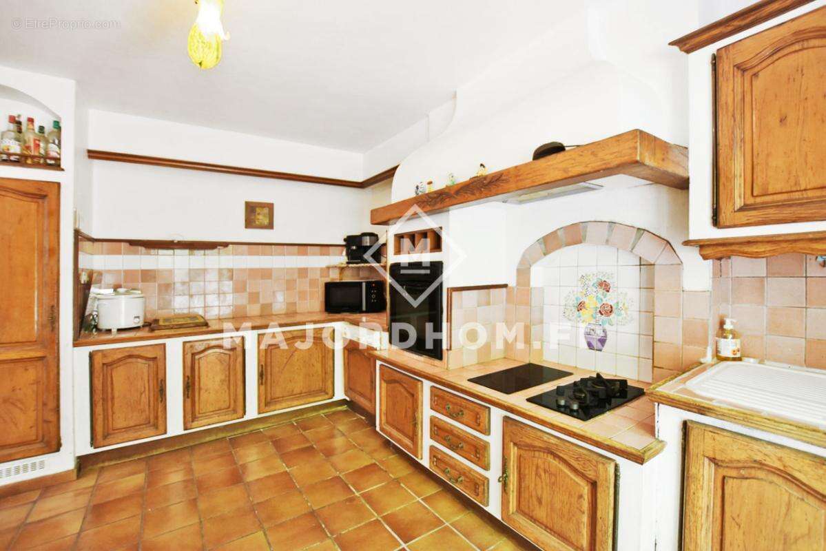Vend Maison 157m2 terrain de 2193 m2 sans vis à vis  13015 - photo 11