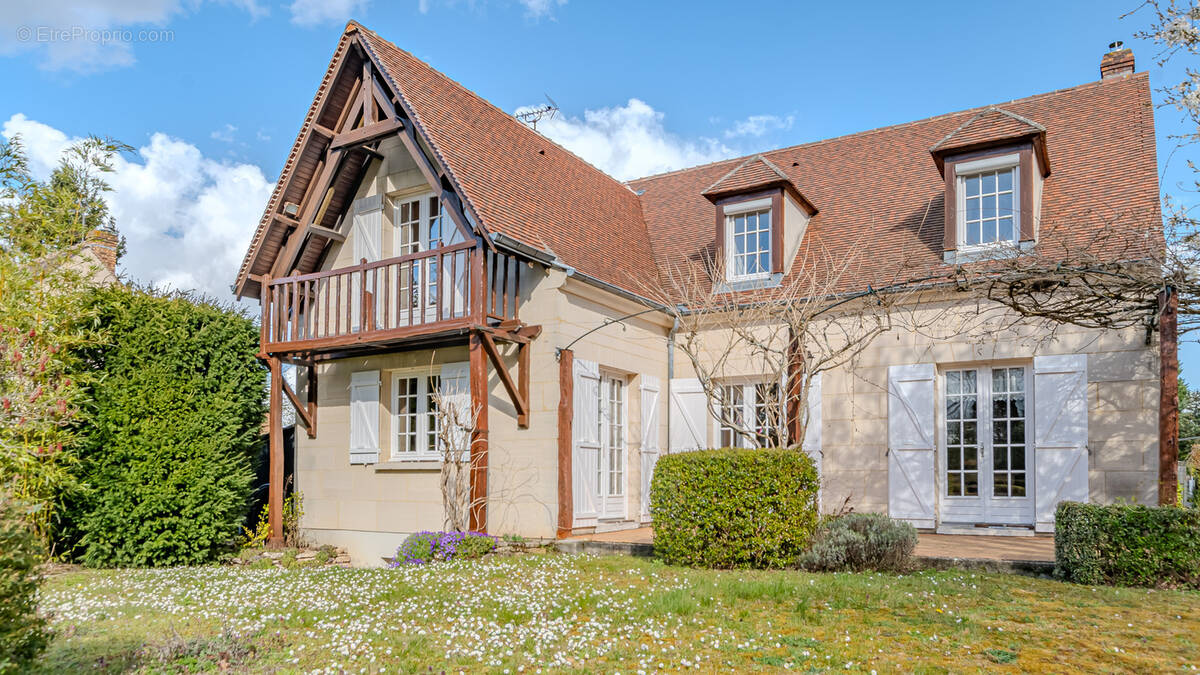 Maison à AVILLY-SAINT-LEONARD