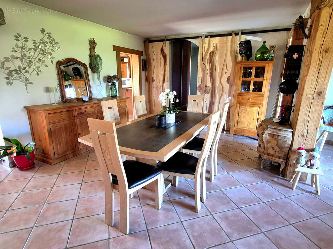 Maison à SCIENTRIER