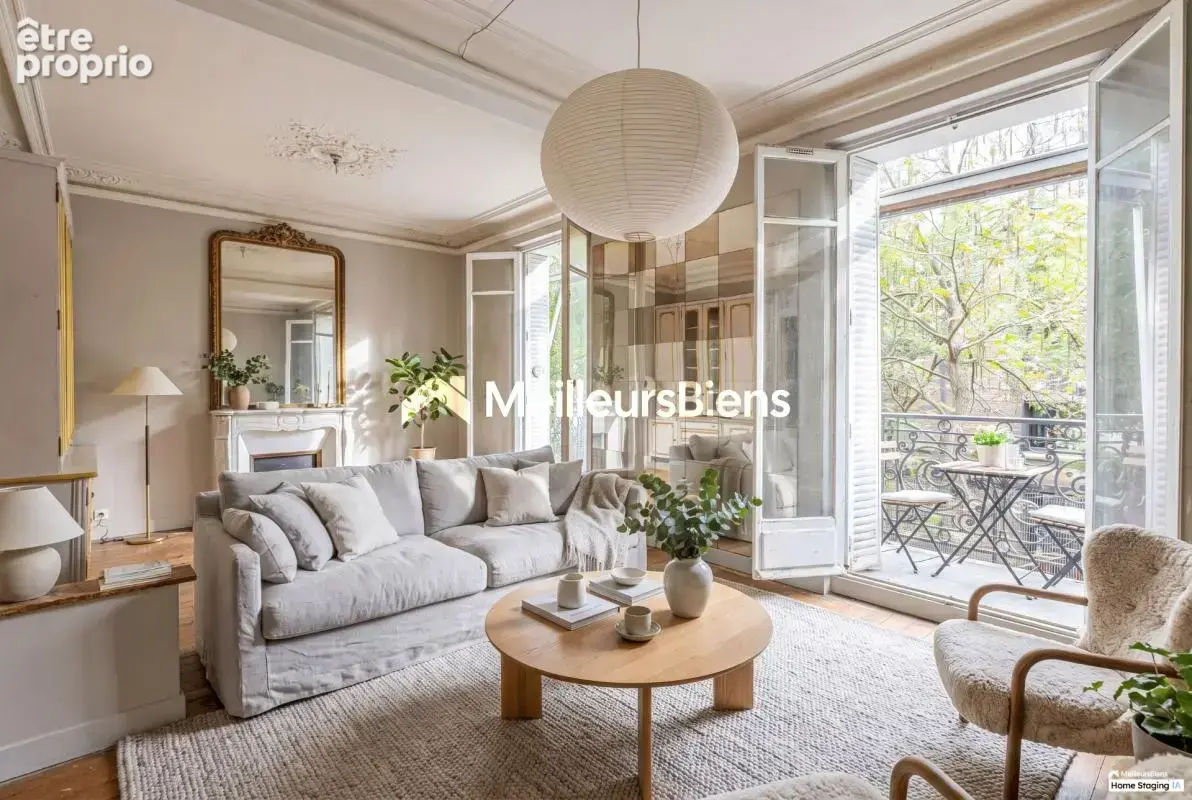 Paris 4è : Arsenal : Appartement haussmannien, 2 pièces de 54 m², parquet, moulures, cheminée et balcon - photo 2