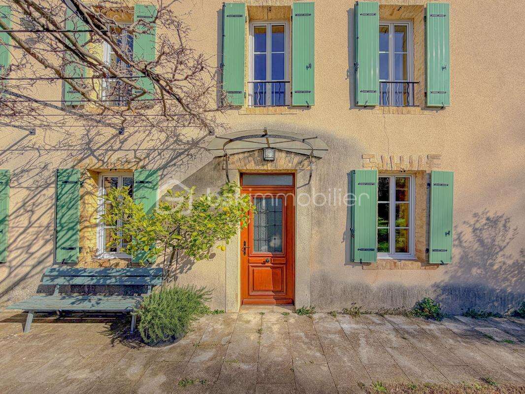 Maison à LE PONTET