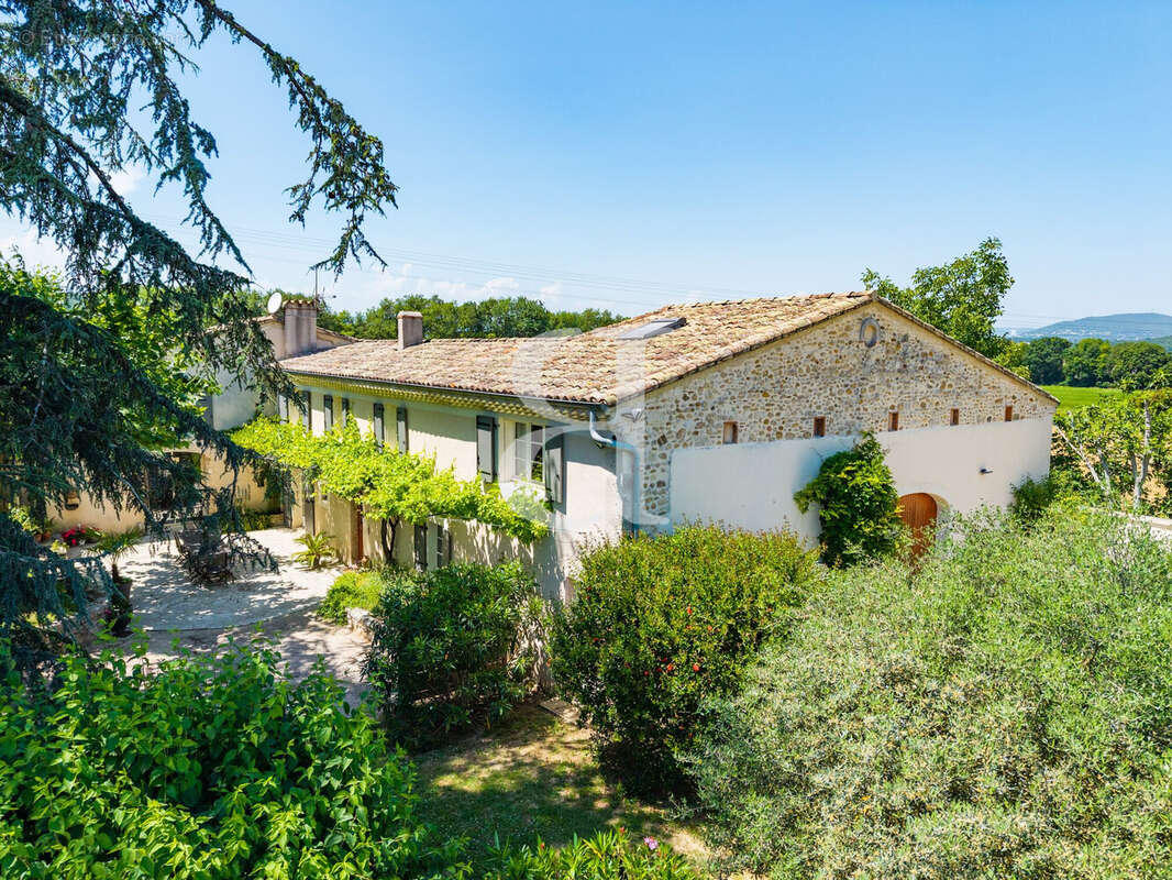 Maison à MONTBOUCHER-SUR-JABRON