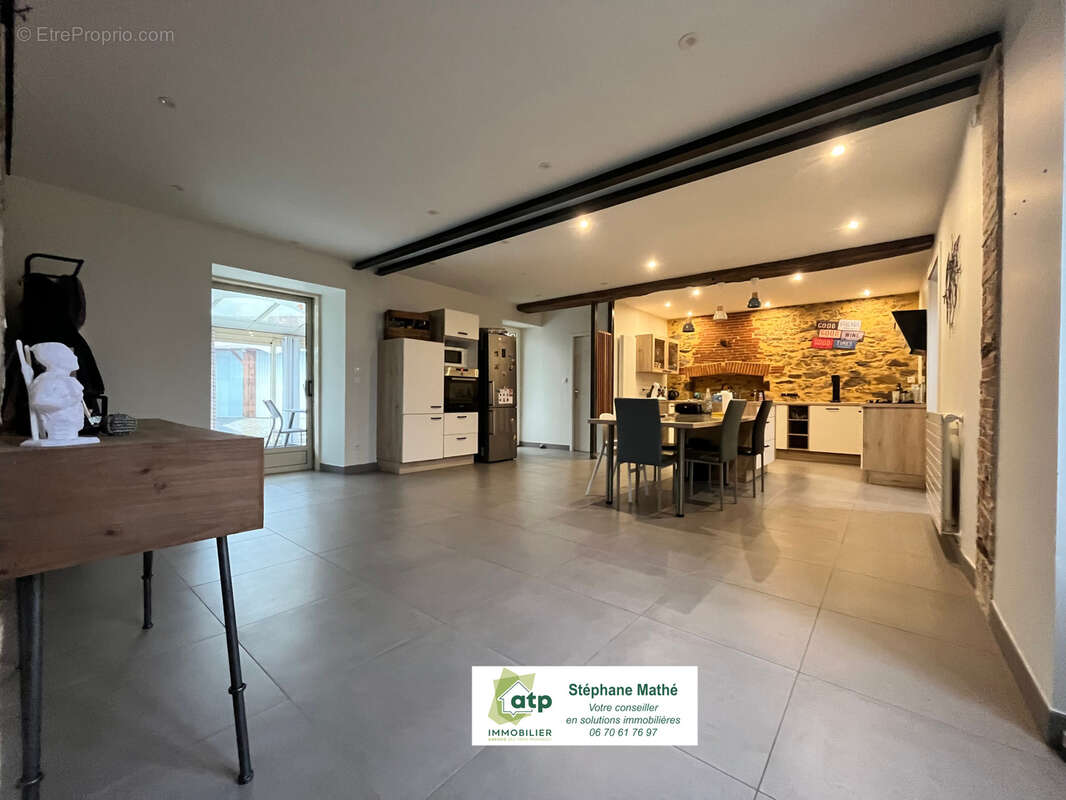 Maison à SAINT-DENIS-LA-CHEVASSE