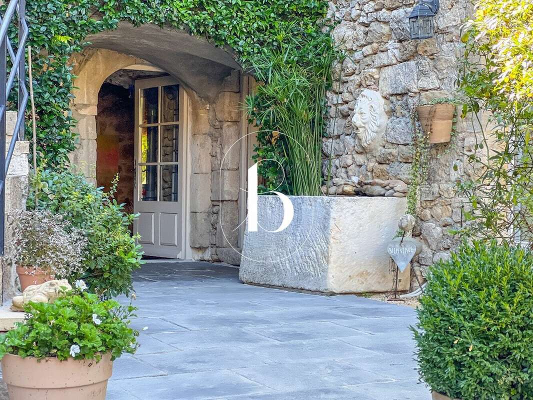 Maison à GOUDARGUES