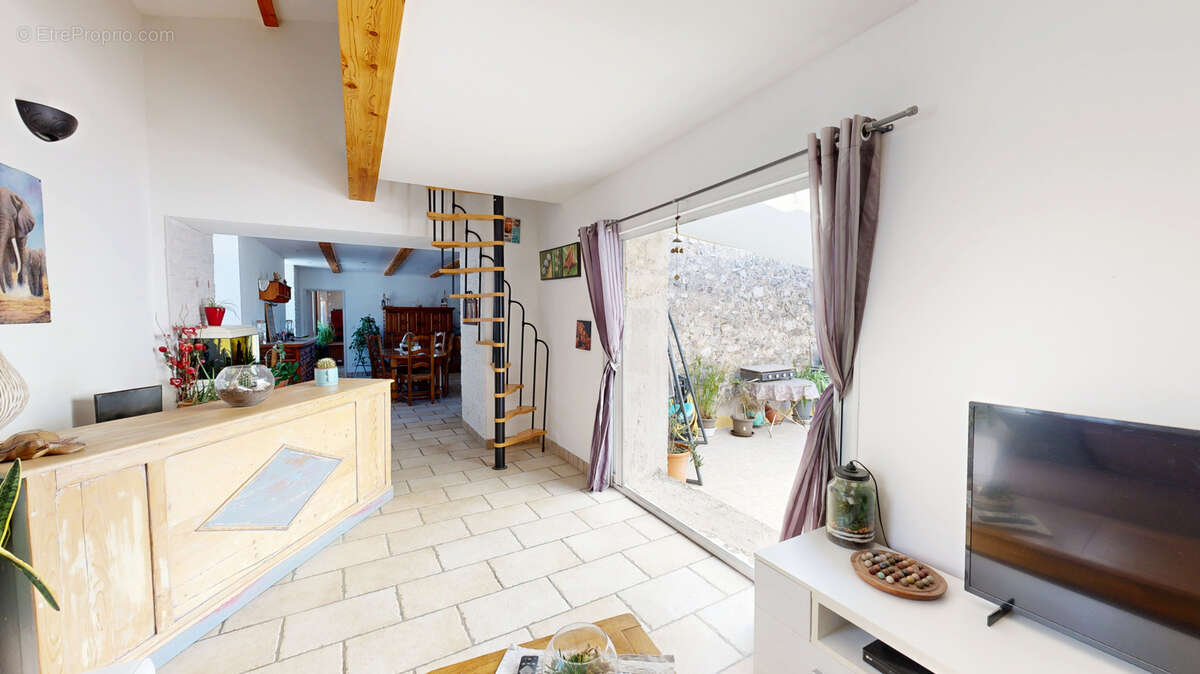 Appartement à FORCALQUIER