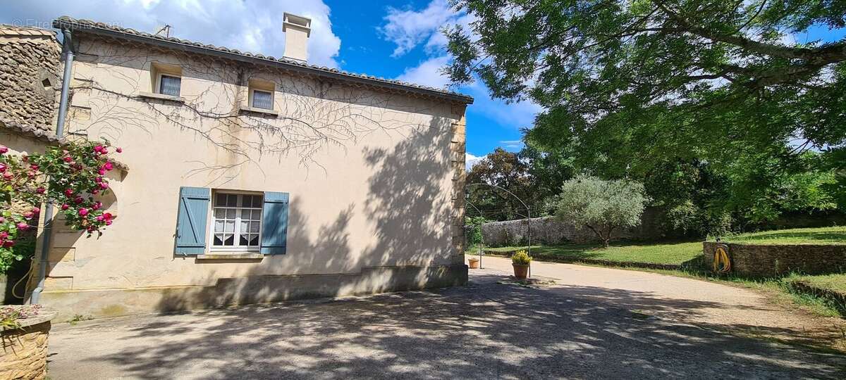 Maison à COLLIAS