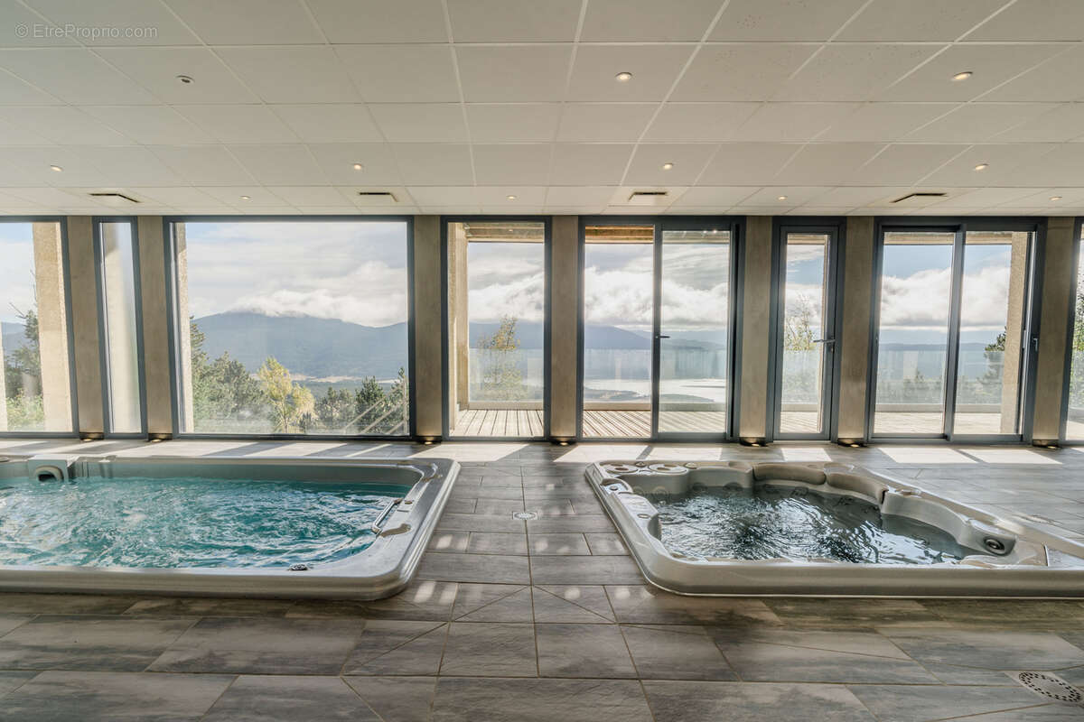 Maison à LES ANGLES