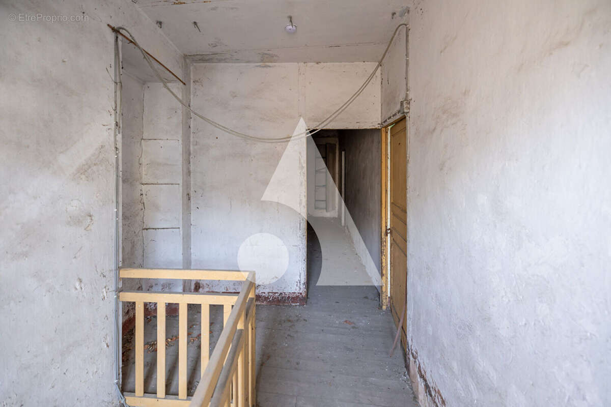 Maison T5 à rénover ! - photo 4