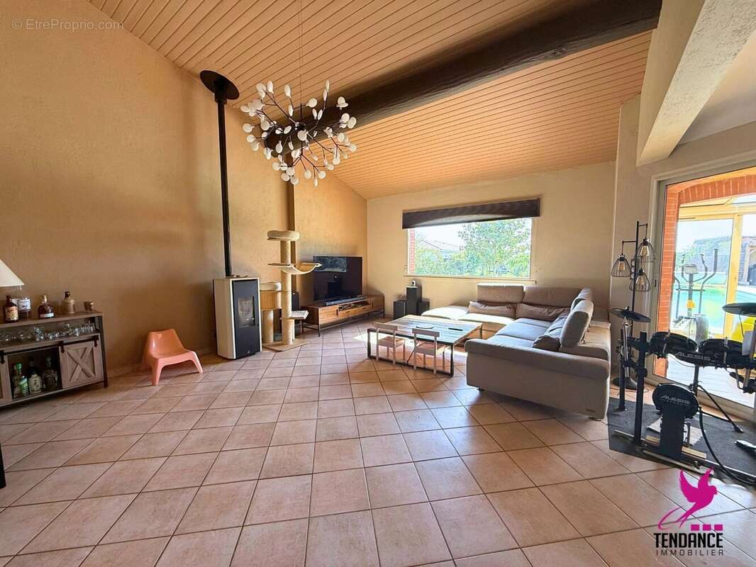 Maison à CORNEBARRIEU